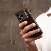 Pro Leather Case - iPhone 17 Pro - Brown
