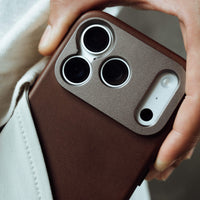 Pro Leather Case - iPhone 17 Pro - Brown