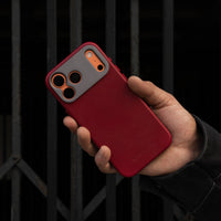 Pro Leather Case - iPhone 17 Pro - Red